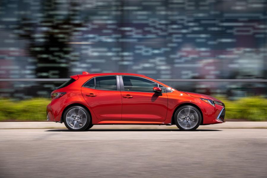 Toyota Corolla XSE Hatchback 2018 года  (NA) (фото 80 из 88)